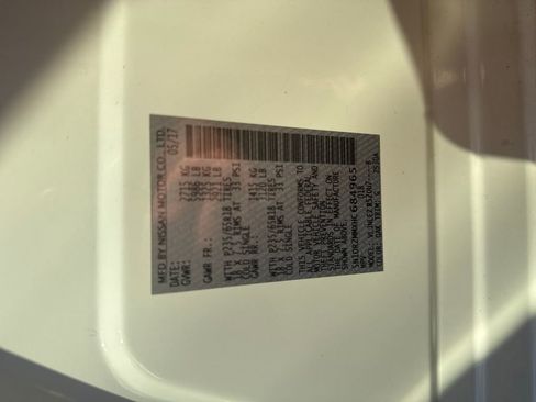 Used 2017 Nissan Pathfinder SV image 29