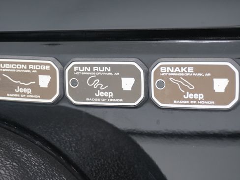 Used 2015 Jeep Wrangler Unlimited Sport w/ Connectivity Group image 4