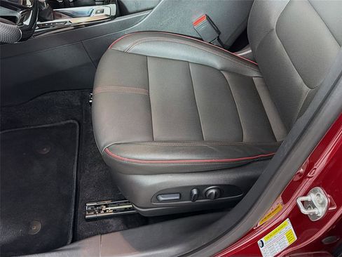 Used 2025 Chevrolet TrailBlazer RS w/ Driver Confidence Package image 19