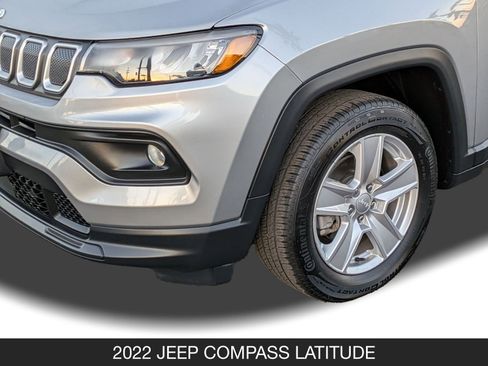 Used 2022 Jeep Compass Latitude image 11