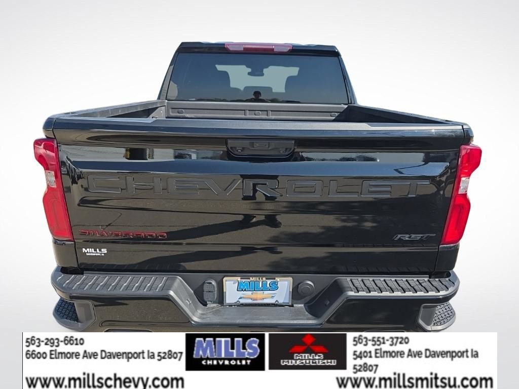 Used 2023 Chevrolet Silverado 1500 RST w/ Redline Edition AWD/4WD image 4