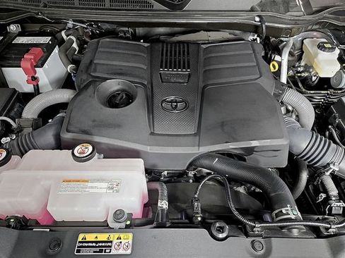 Used 2025 Toyota Tundra Limited image 27