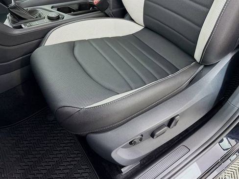 New 2026 Volkswagen Taos SEL AWD/4WD image 19