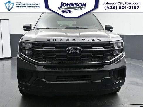 New 2026 Ford Expedition Platinum w/ Stealth Performance Package image 4