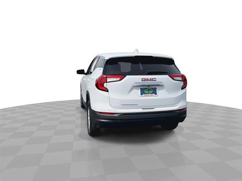 Used 2024 GMC Terrain SLE image 7