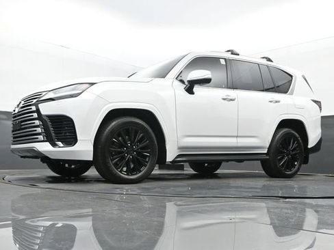 Used 2023 Lexus LX 600 4WD w/ Interior Upgrade Package image 29