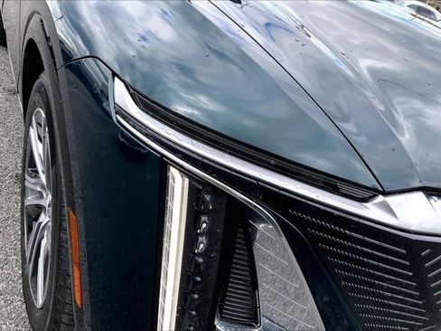 Used 2024 Cadillac Lyriq Luxury AWD/4WD image 28