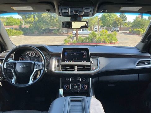 Used 2021 Chevrolet Suburban Z71 w/ Luxury Package AWD/4WD image 33