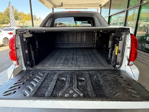 Used 2002 Chevrolet Avalanche 2WD image 31