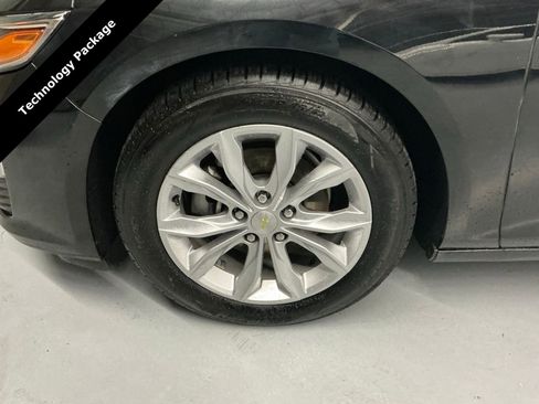 Used 2019 Chevrolet Malibu LT image 2