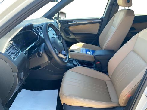 Used 2023 Volkswagen Tiguan SE AWD/4WD image 17