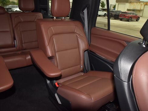New 2026 Lincoln Navigator Reserve AWD/4WD image 22