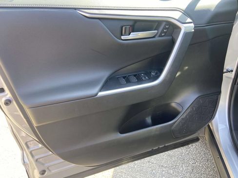 Used 2025 Toyota RAV4 Limited FWD image 13