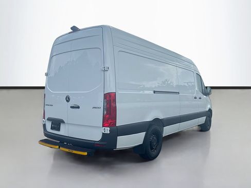 Used 2026 Mercedes-Benz Sprinter 2500 image 4
