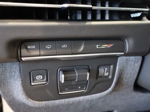 Used 2025 Cadillac Escalade V image 24