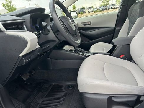 Used 2022 Toyota Corolla LE FWD image 23