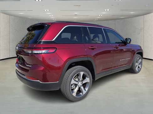 New 2026 Jeep Grand Cherokee Limited image 4
