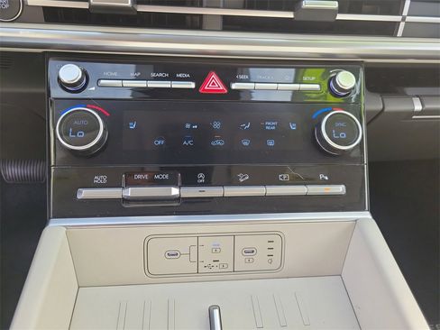 Used 2025 Hyundai Santa Fe SEL image 33