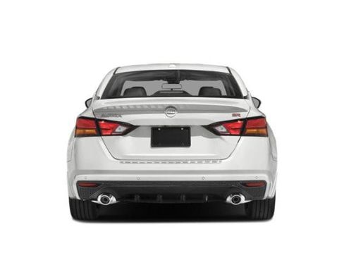Used 2024 Nissan Altima 2.5 SR w/ SR Premium Package FWD image 8