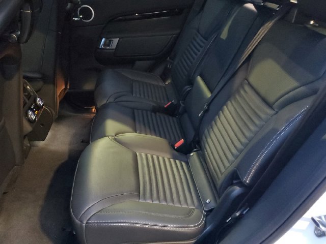Certified 2026 Land Rover Discovery S AWD/4WD image 12