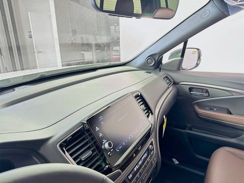 New 2025 Honda Ridgeline RTL image 6