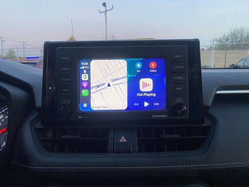 Used 2020 Toyota RAV4 LE FWD image 29