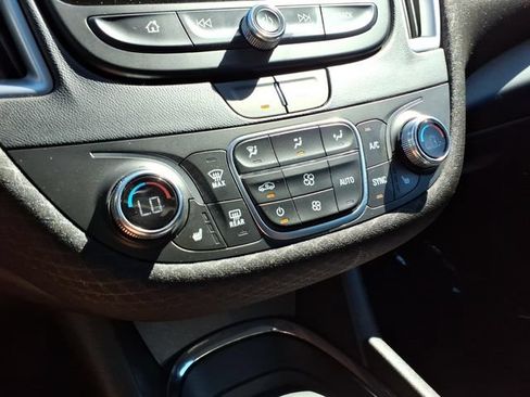 Used 2025 Chevrolet Malibu LT FWD image 25