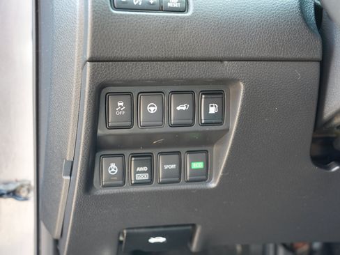 Used 2020 Nissan Rogue S AWD/4WD image 16