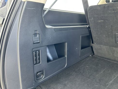 Used 2024 Ford Expedition Max XLT image 18