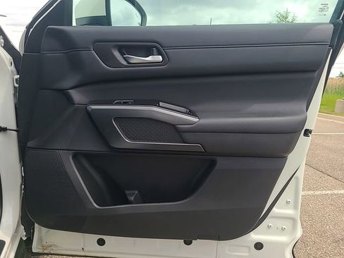 Used 2024 Nissan Pathfinder SL AWD/4WD image 28