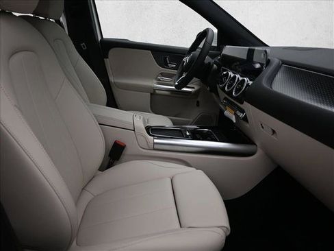 Certified 2025 Mercedes-Benz GLA 250 4MATIC image 26