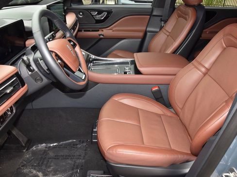 New 2026 Lincoln Aviator Reserve w/ Jet Appearance Package RWD image 13