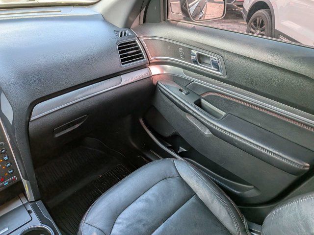 Used 2018 Ford Explorer Sport AWD/4WD image 17