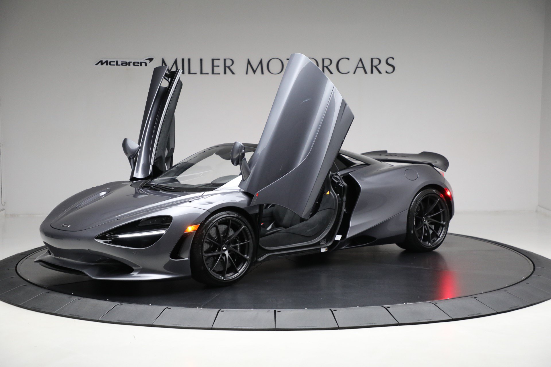 Used 2024 McLaren 750S Spider RWD image 20