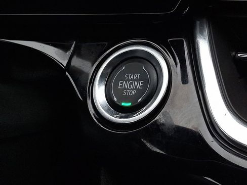 Used 2025 Chevrolet Trax RS image 21