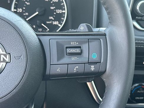 Used 2023 Nissan Rogue SV w/ SV Premium B Package FWD image 22