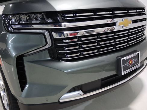 Used 2023 Chevrolet Suburban Premier AWD/4WD image 27