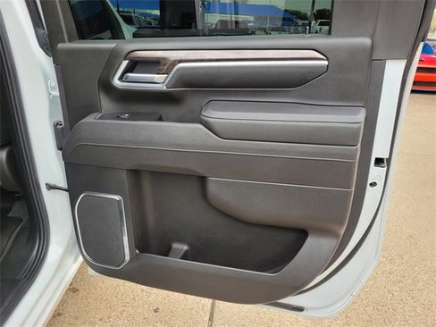 Certified 2025 Chevrolet Silverado 2500 LTZ w/ LTZ Convenience Package image 10