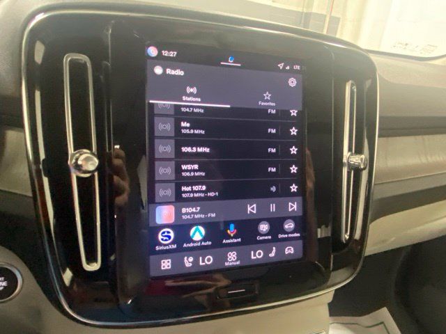Certified 2026 Volvo XC40 B5 Plus AWD/4WD image 19