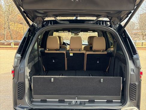 Used 2023 Land Rover Discovery HSE R-Dynamic image 12