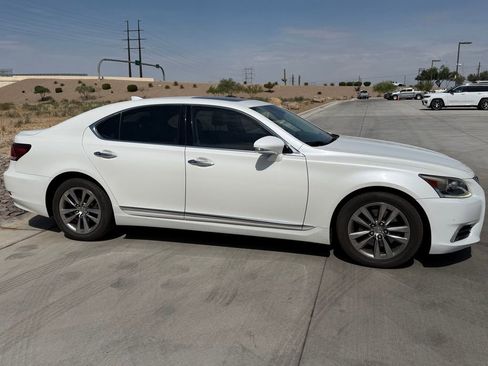Used 2014 Lexus LS 460 w/ Comfort Package image 12