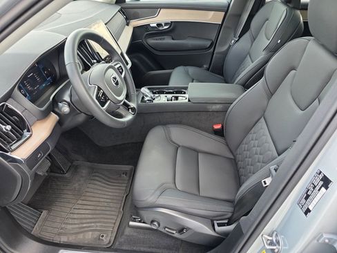 Used 2025 Volvo XC90 B5 Core w/ Protection Package AWD/4WD image 9