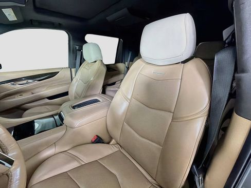 Used 2019 Cadillac Escalade Platinum AWD/4WD image 12