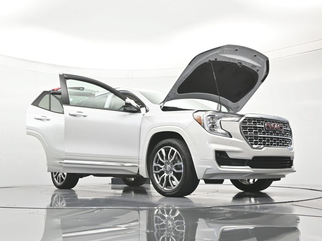 Used 2024 GMC Terrain Denali w/ Denali Premium Package AWD/4WD image 51