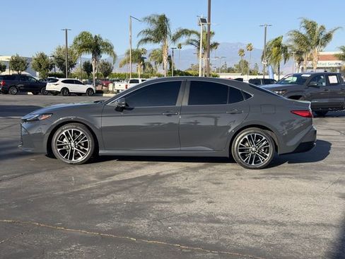 Used 2025 Toyota Camry XLE FWD image 9