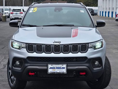 Used 2025 Jeep Compass Trailhawk AWD/4WD image 4