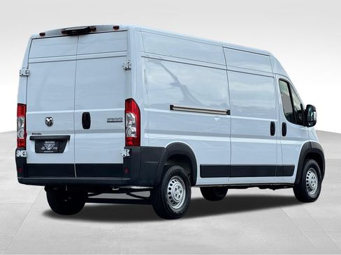 Used 2026 RAM ProMaster 2500 w/ Convenience Group FWD image 7