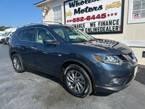 Used 2016 Nissan Rogue SL w/ SL Premium Package image 3