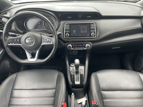 Used 2019 Nissan Kicks SR w/ SR Premium Package image 12