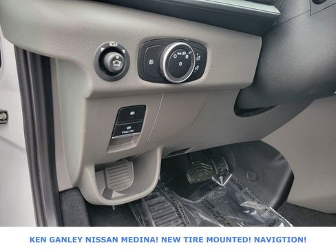 Used 2023 Ford Transit 350 XLT image 33